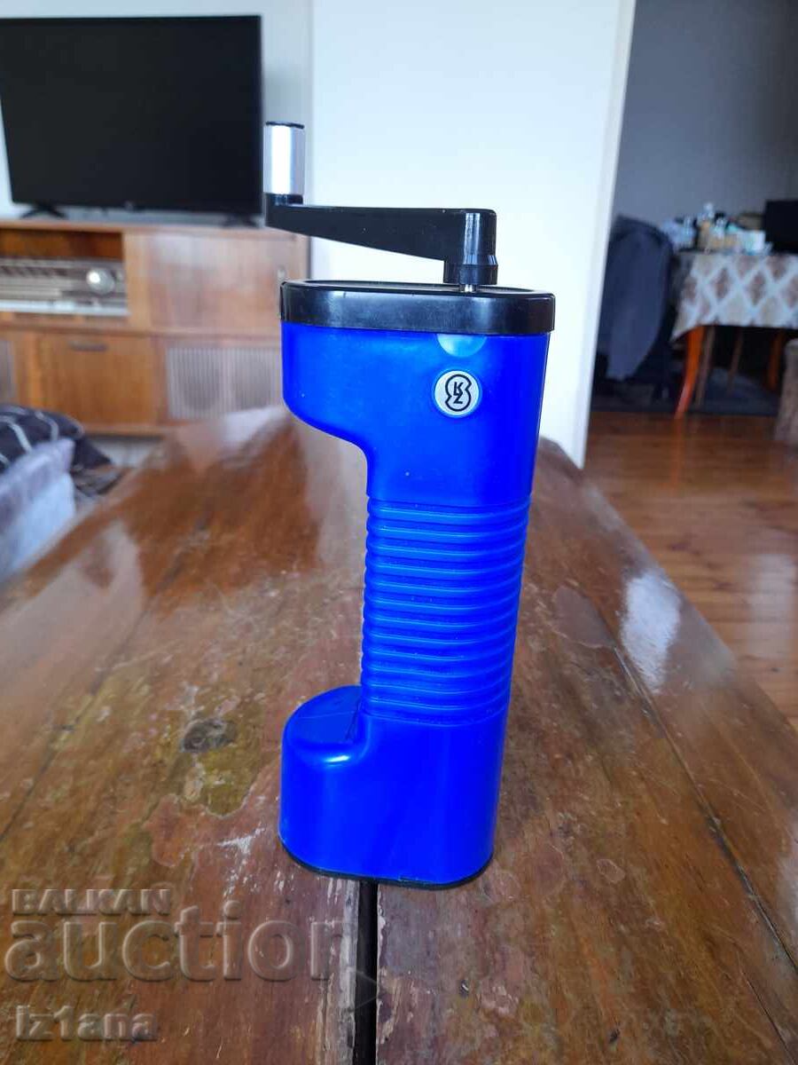 Licitație Rasnita de cafea veche, rasnita, rasnita de cafea Licitație Rasnita de cafea veche, rasnita, rasnita de cafea