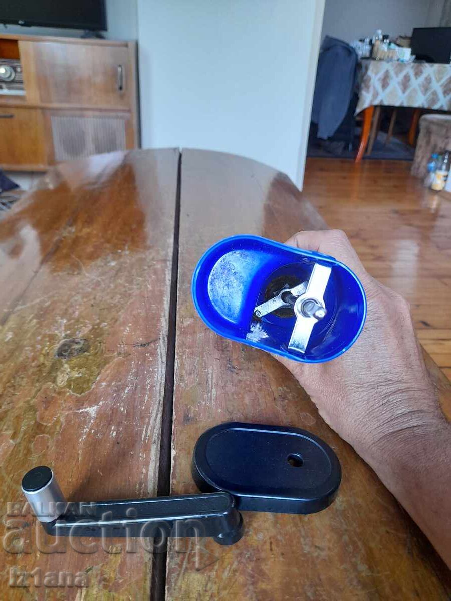 Livrarea Rasnita de cafea veche, rasnita, rasnita de cafea Livrarea Rasnita de cafea veche, rasnita, rasnita de cafea