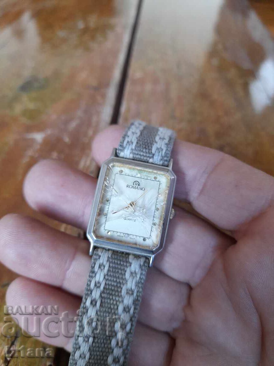 Ceas vechi Romano Quartz cu preț 11.00 BGN | € 5.62 Ceas vechi Romano Quartz cu preț 11.00 BGN | € 5.62