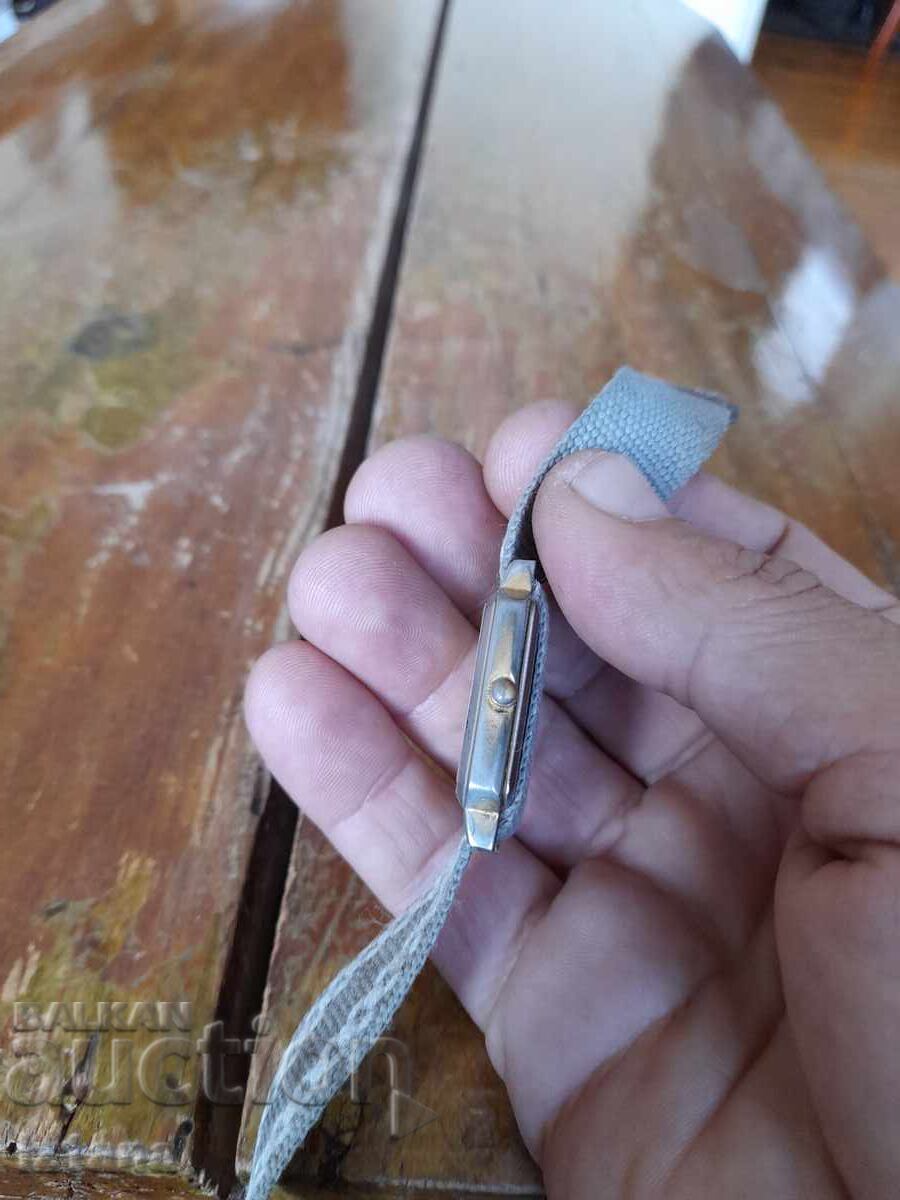 Livrarea Ceas vechi Romano Quartz Livrarea Ceas vechi Romano Quartz