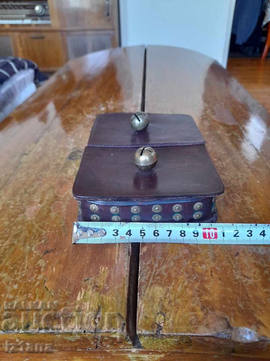 Стара кожена кутия за карти с цена 45.00 лв. | € 23.01 Стара кожена кутия за карти с цена 45.00 лв. | € 23.01