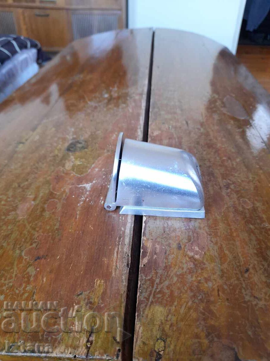 Παλαιό τασάκι για οχήματα