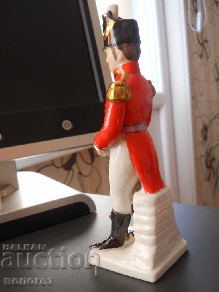 Auction Porcelain figurine - officer from Napoleon's army Auction Porcelain figurine - officer from Napoleon's army