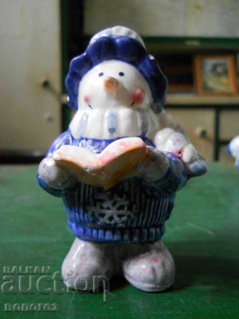 Set figurine din portelan - Japonia cu preț 40.00 BGN | € 20.45 Set figurine din portelan - Japonia cu preț 40.00 BGN | € 20.45