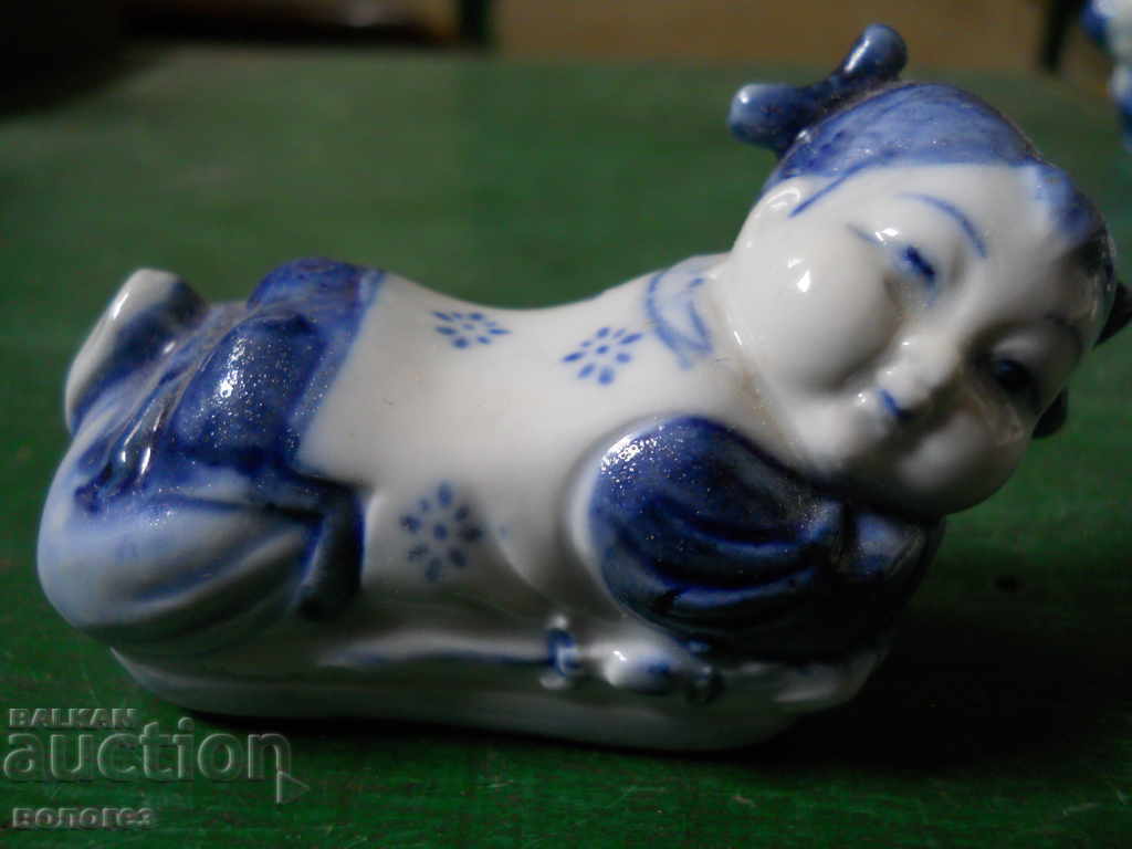 Livrarea Set figurine din portelan - Japonia Livrarea Set figurine din portelan - Japonia