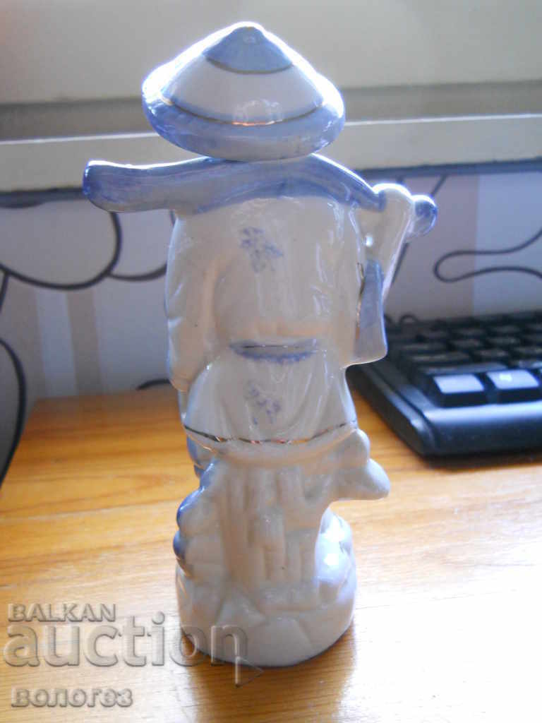 Licitație Figurină din porțelan (China) Licitație Figurină din porțelan (China)