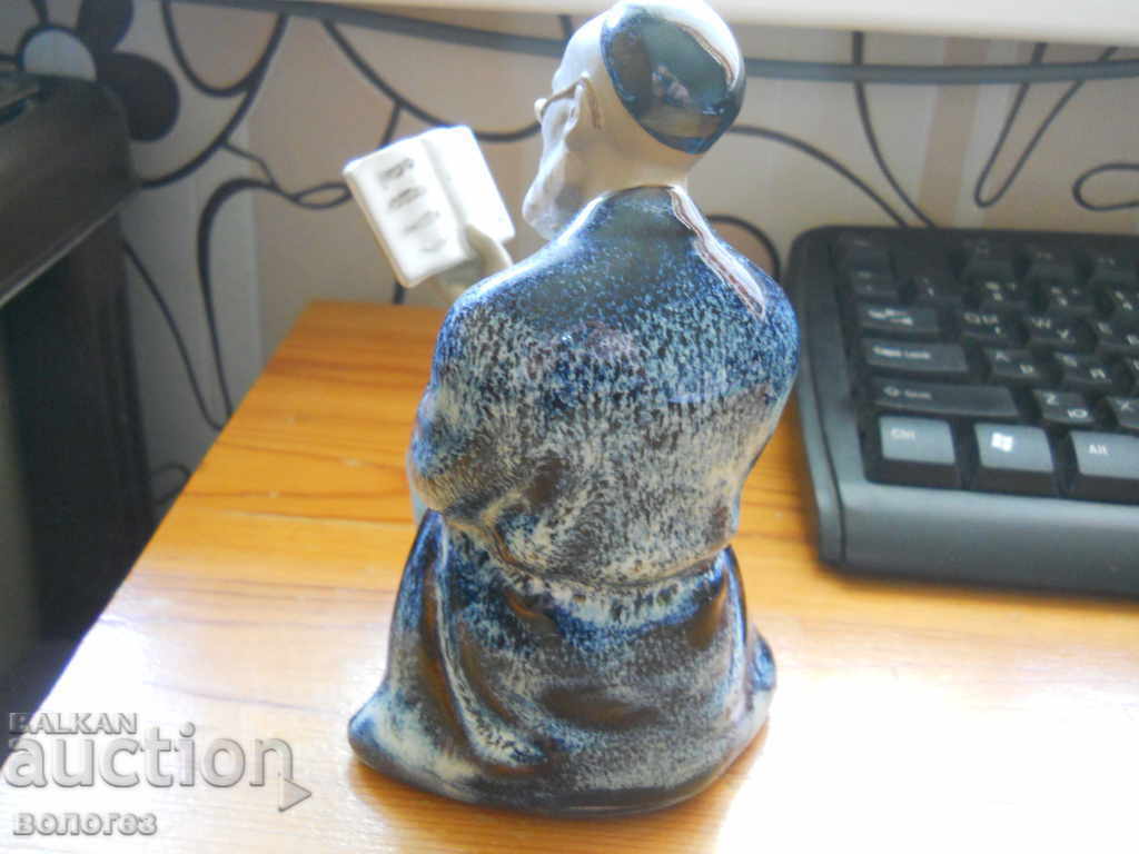 Licitație Statuetă ceramică veche - înțelept citind o carte (China) Licitație Statuetă ceramică veche - înțelept citind o carte (China)