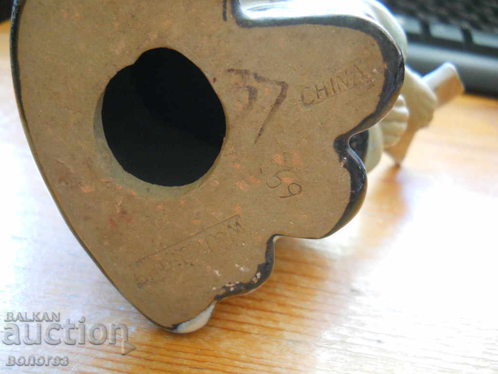 Livrarea Statuetă ceramică veche - înțelept citind o carte (China) Livrarea Statuetă ceramică veche - înțelept citind o carte (China)