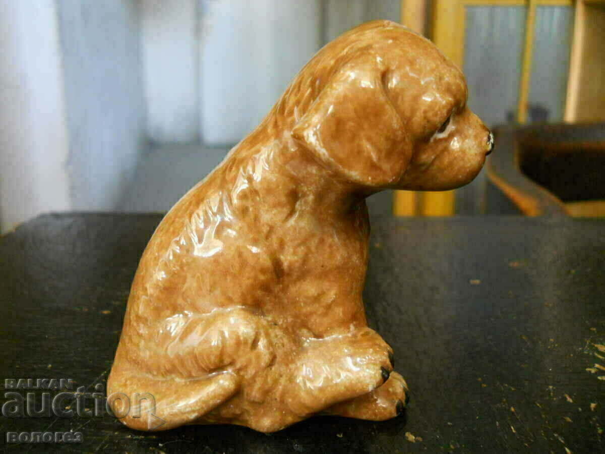 Licitație Figurină din porțelan - câine (cu marcaje) Licitație Figurină din porțelan - câine (cu marcaje)