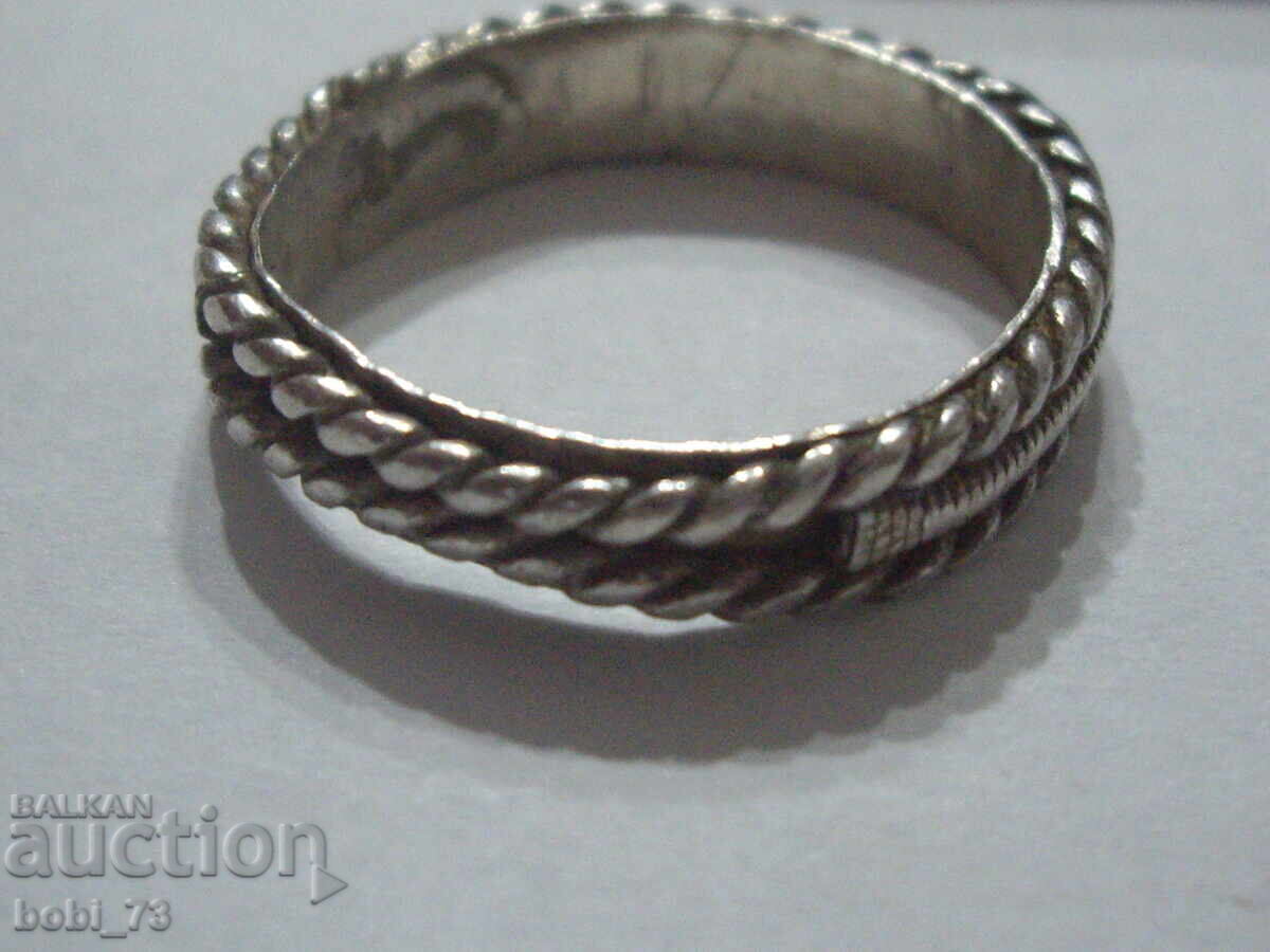 Ασημένιο δαχτυλίδι με τιμή 8.00 BGN | € 4.09 Ασημένιο δαχτυλίδι με τιμή 8.00 BGN | € 4.09