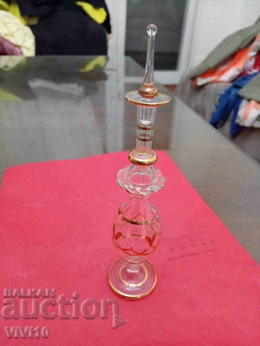 Sticluță de parfum veche, Aurită cu preț € 20.00 | 39.12 BGN