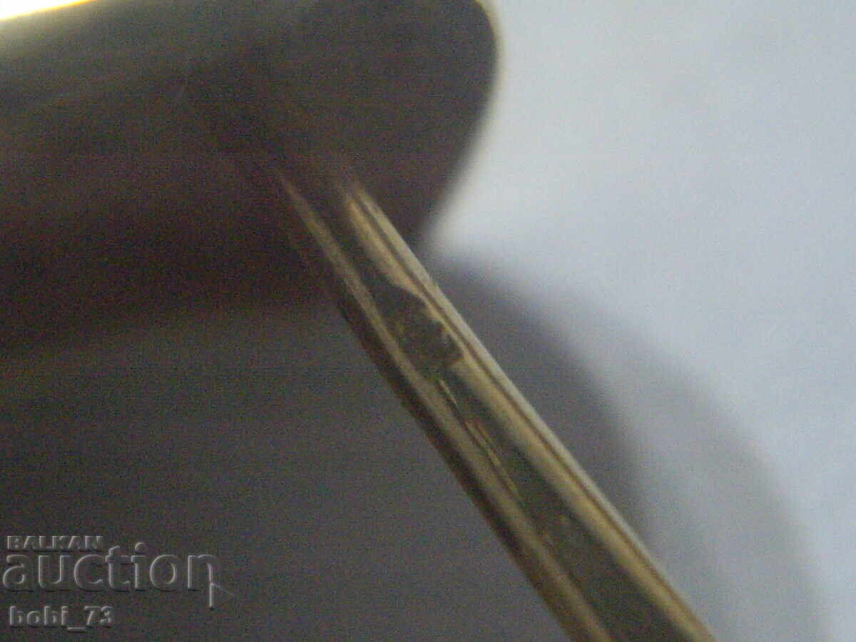 Delivery of Gold earring Delivery of Gold earring