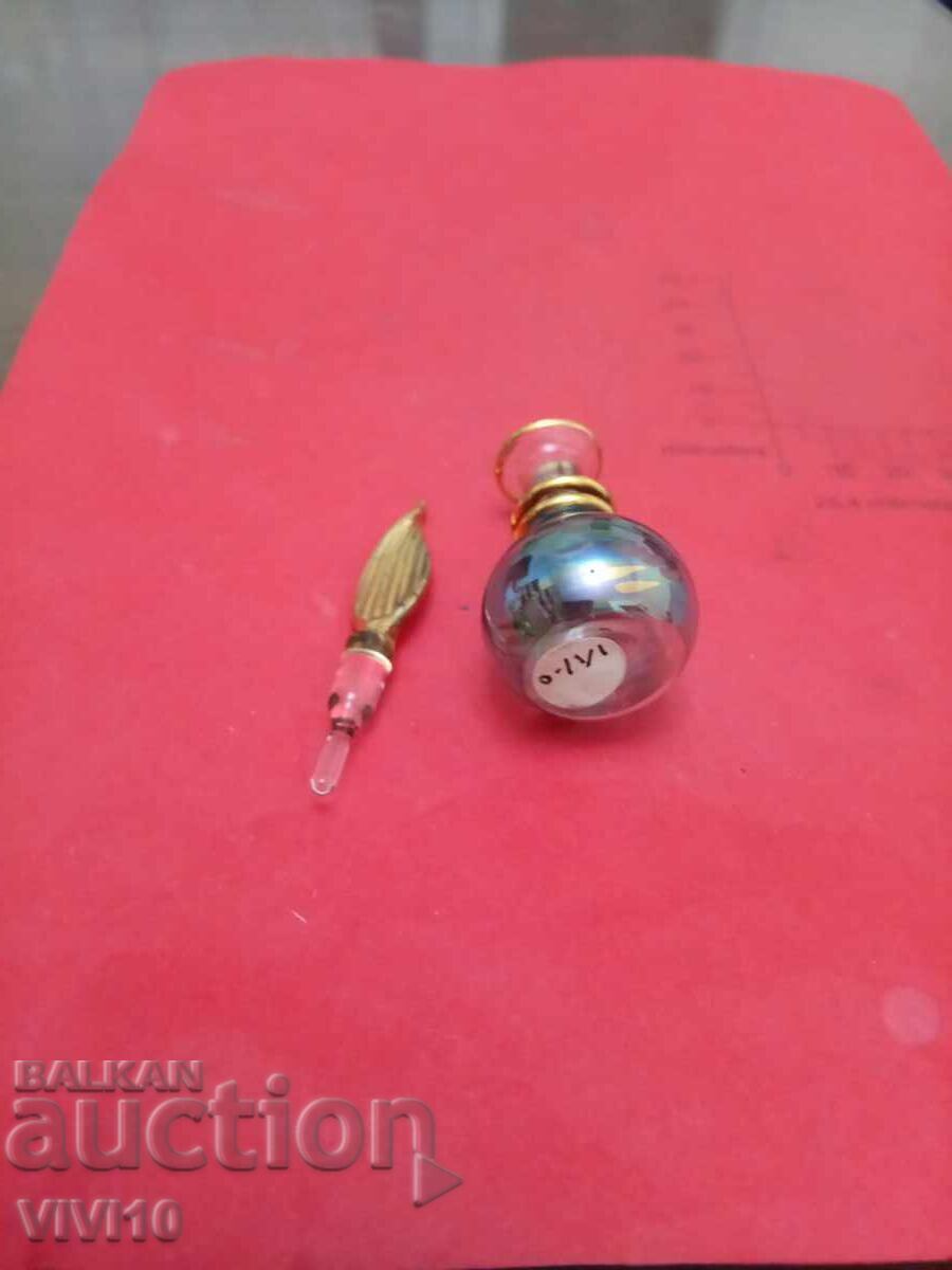 Livrarea Sticluță de parfum veche, Aurită