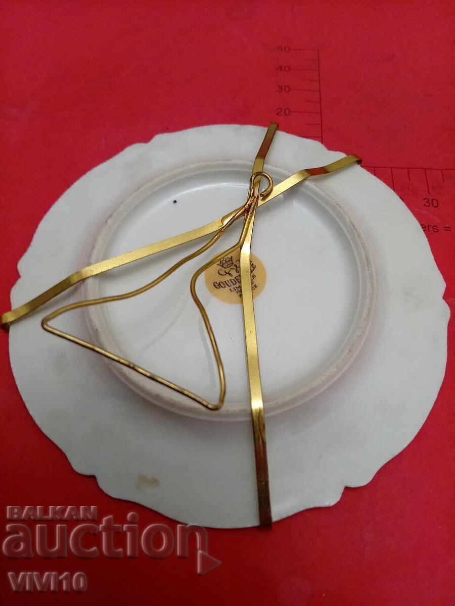 Farfurie veche LIMOGES, MINIATURĂ cu preț € 15.00 | 29.34 BGN Farfurie veche LIMOGES, MINIATURĂ cu preț € 15.00 | 29.34 BGN