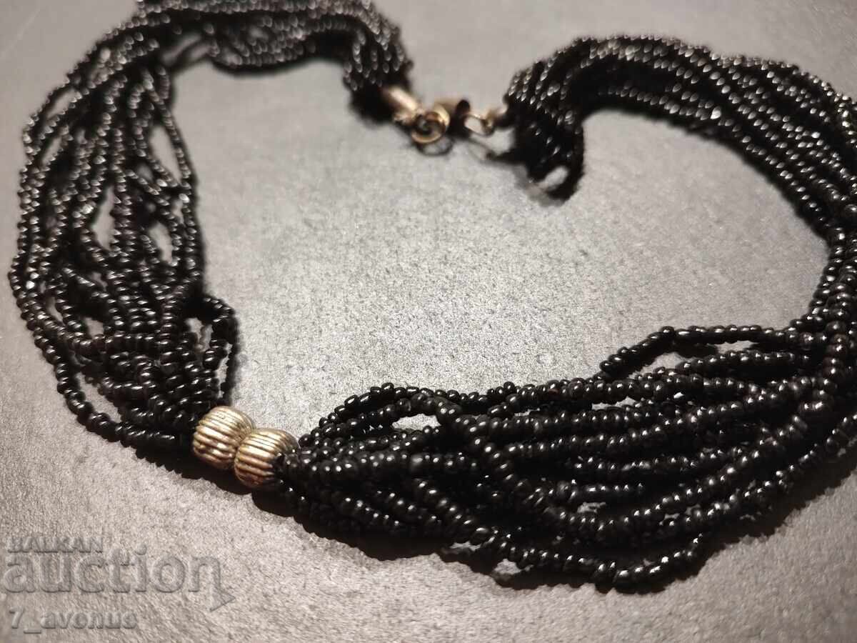 Παράδοση Γκέρνταν, κολιέ, κόσμημα, 12.08.2025