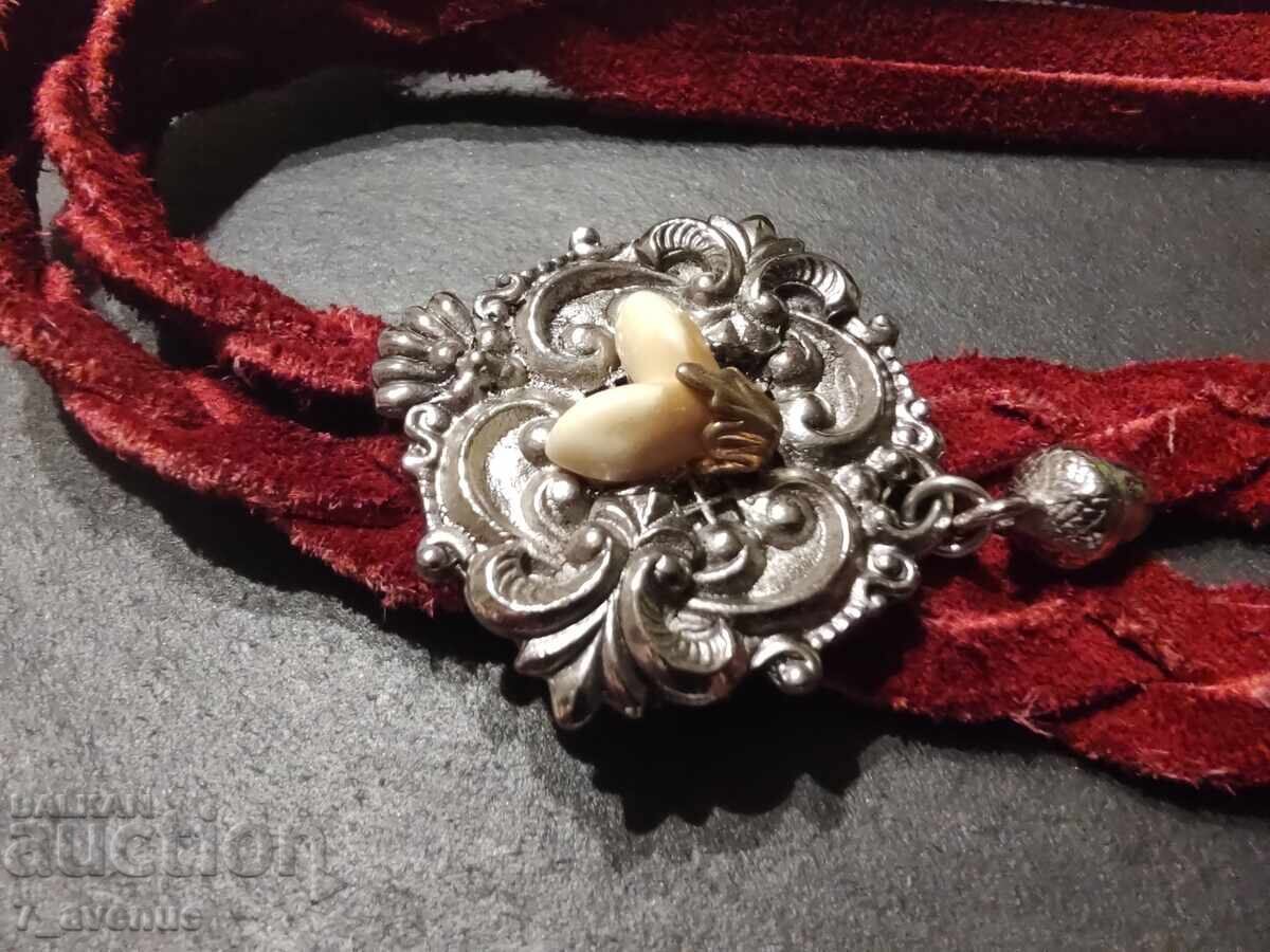 Livrarea Gerdan, colier, bijuterie, piele naturală și metal 12.08.2025 Livrarea Gerdan, colier, bijuterie, piele naturală și metal 12.08.2025