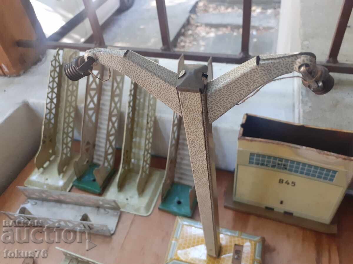 Licitație Lot piese metalice de trenuleț constructor șine gară joc