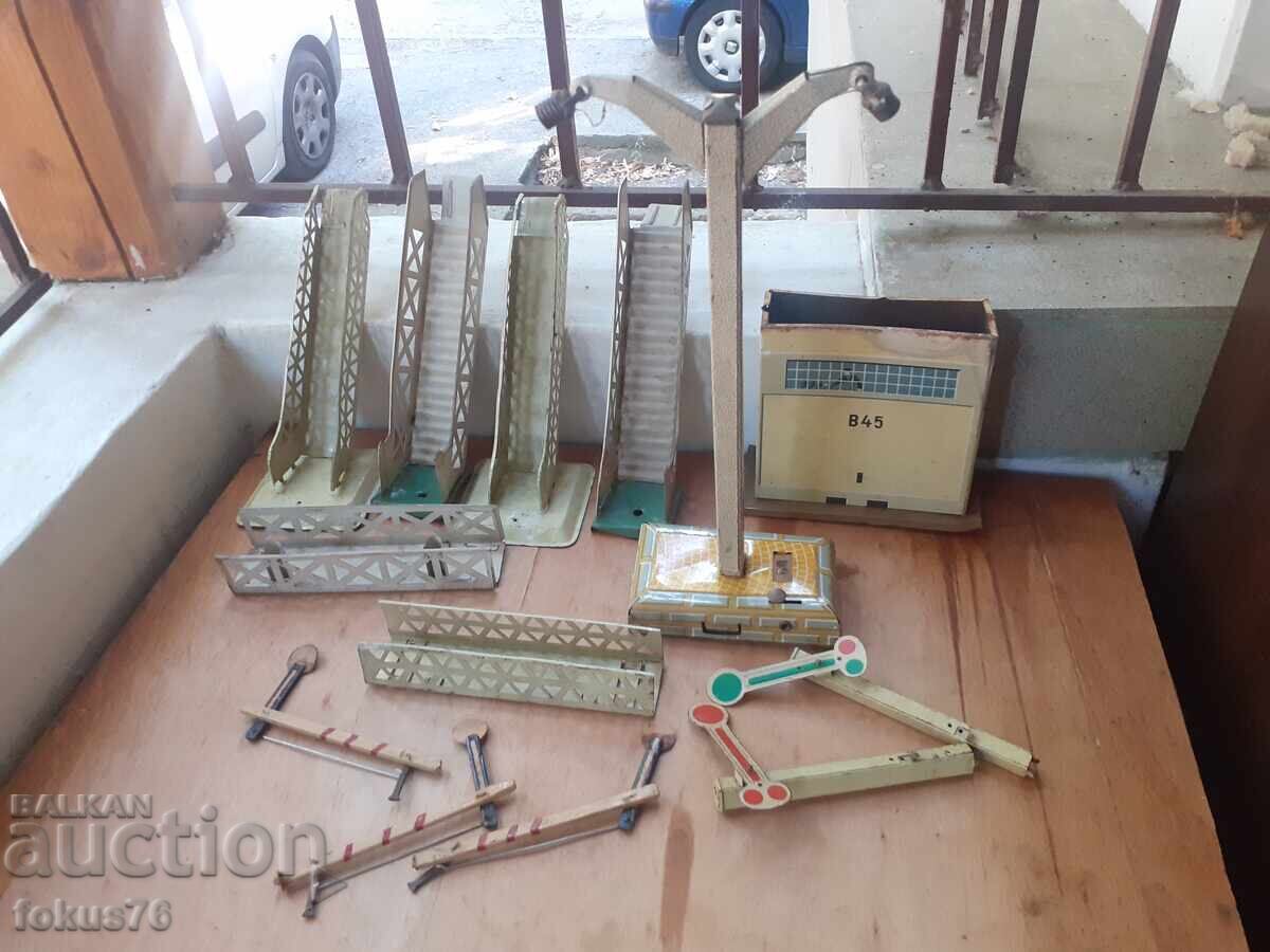 Lot piese metalice de trenuleț constructor șine gară joc