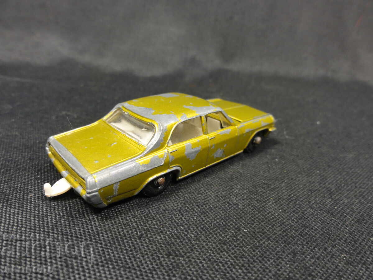 Delivery of OLD RETRO METAL CAR MATCHBOX ENGLAND OPEL DIPLOMAT Delivery of OLD RETRO METAL CAR MATCHBOX ENGLAND OPEL DIPLOMAT