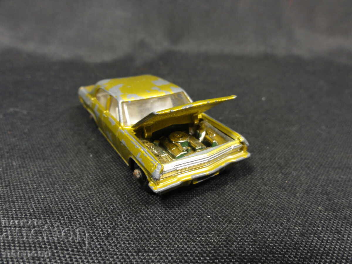 OLD RETRO METAL CAR MATCHBOX ENGLAND OPEL DIPLOMAT - 5 OLD RETRO METAL CAR MATCHBOX ENGLAND OPEL DIPLOMAT - 5
