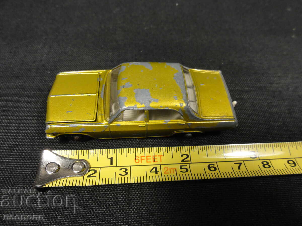 OLD RETRO METAL CAR MATCHBOX ENGLAND OPEL DIPLOMAT - 7 OLD RETRO METAL CAR MATCHBOX ENGLAND OPEL DIPLOMAT - 7