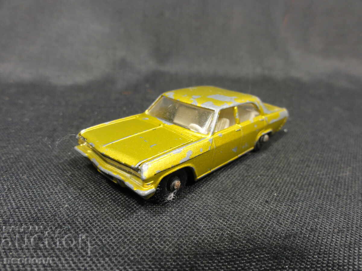 OLD RETRO METAL CAR MATCHBOX ENGLAND OPEL DIPLOMAT OLD RETRO METAL CAR MATCHBOX ENGLAND OPEL DIPLOMAT