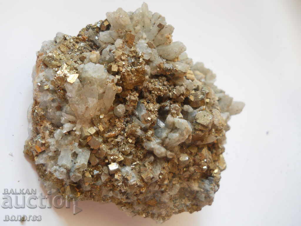 Licitație Cristal de munte în pirit