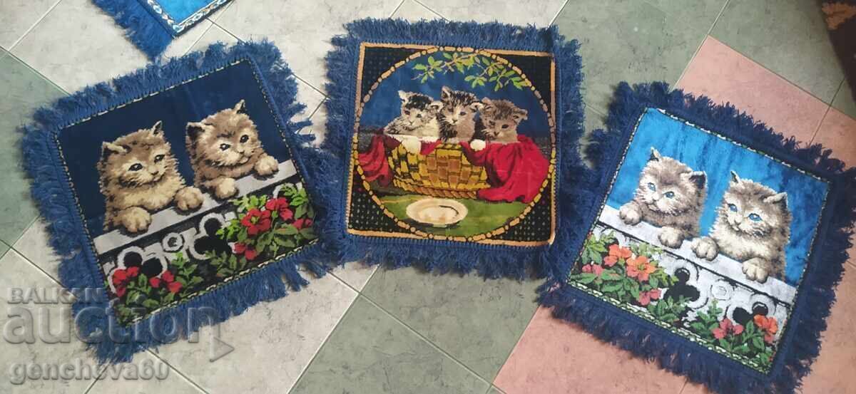 Huse de pernă din pluș RETRO de zestre „Pisici drăguțe” Huse de pernă din pluș RETRO de zestre „Pisici drăguțe”