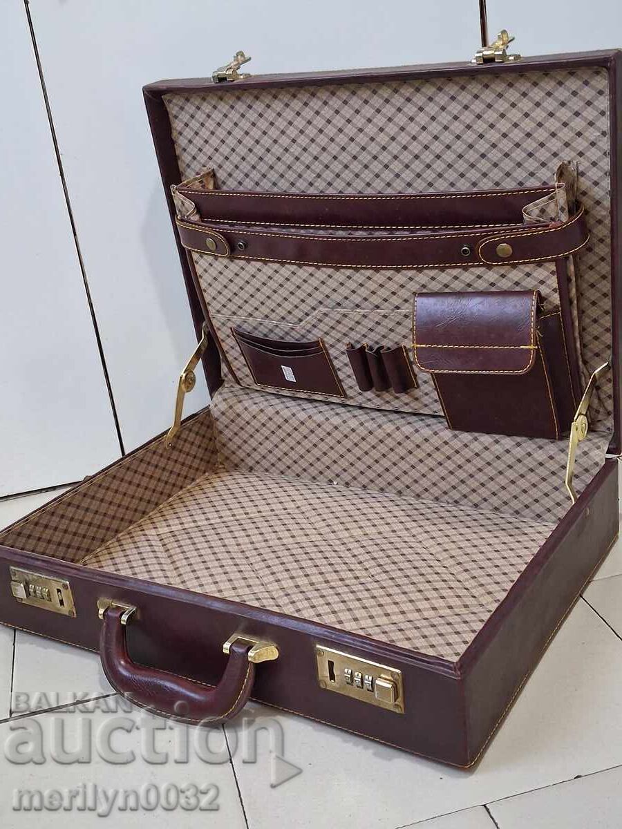 Μαρκόβου βαλίτσα περιορισμένης έκδοσης 80-90s με κωδικό - 5