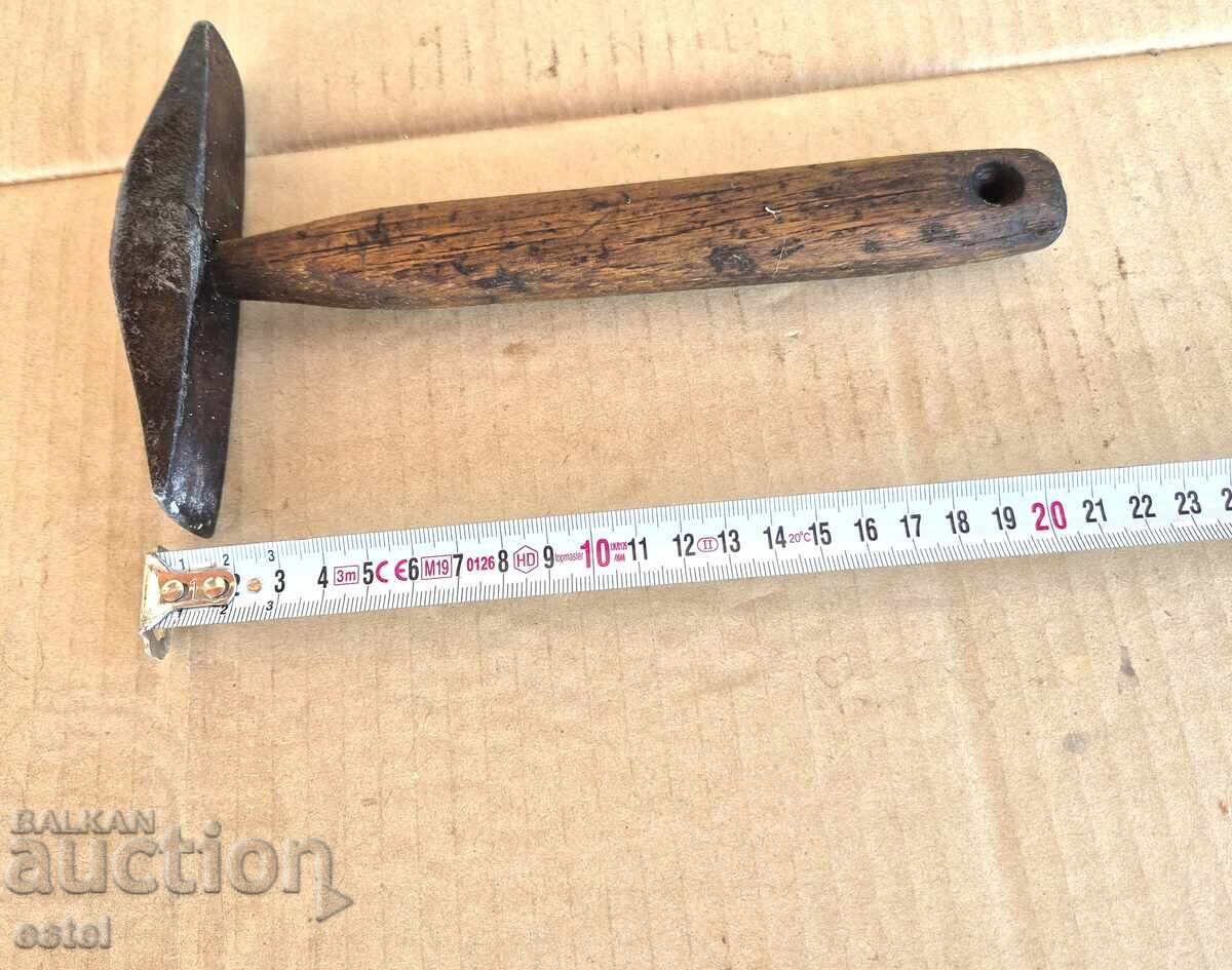 Auction Cooper's hammer Auction Cooper's hammer