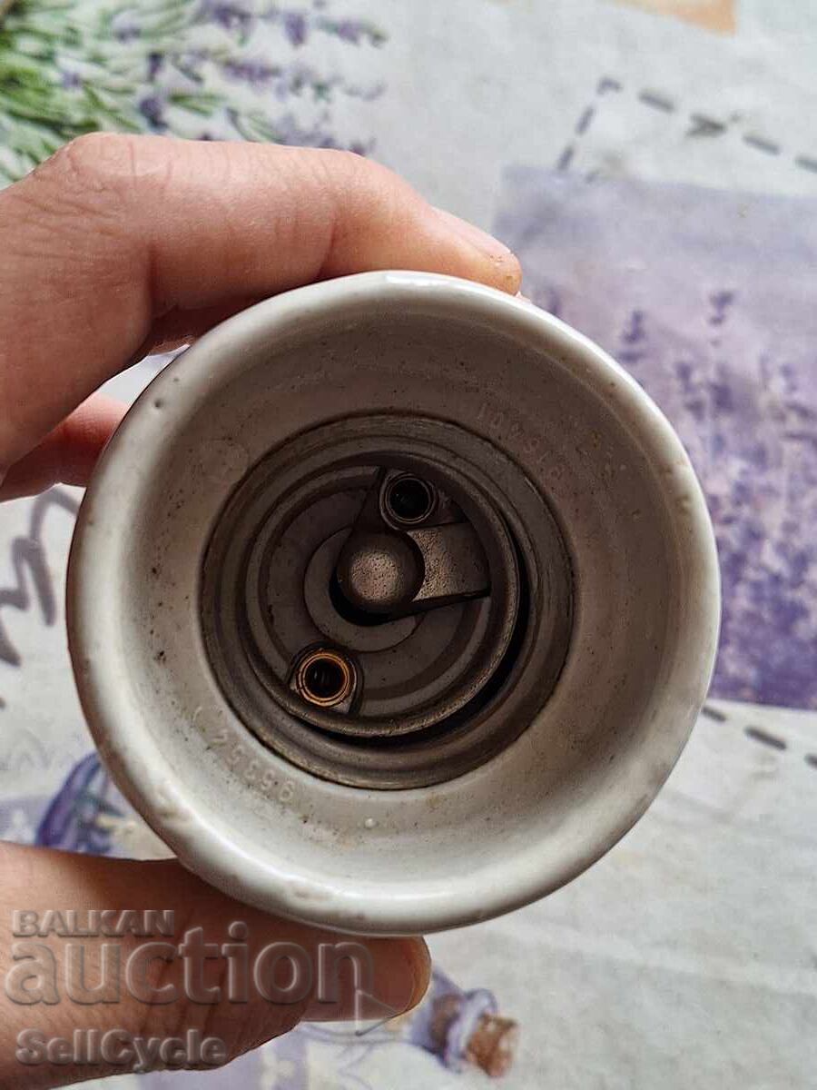 ✅FASUNGĂ A 40 - TIP GOLIAT❗ cu preț 4.00 BGN | € 2.05 ✅FASUNGĂ A 40 - TIP GOLIAT❗ cu preț 4.00 BGN | € 2.05