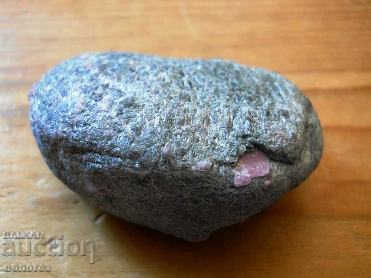 Amphibolite matrix rubies with price 25.00 BGN | € 12.78 Amphibolite matrix rubies with price 25.00 BGN | € 12.78