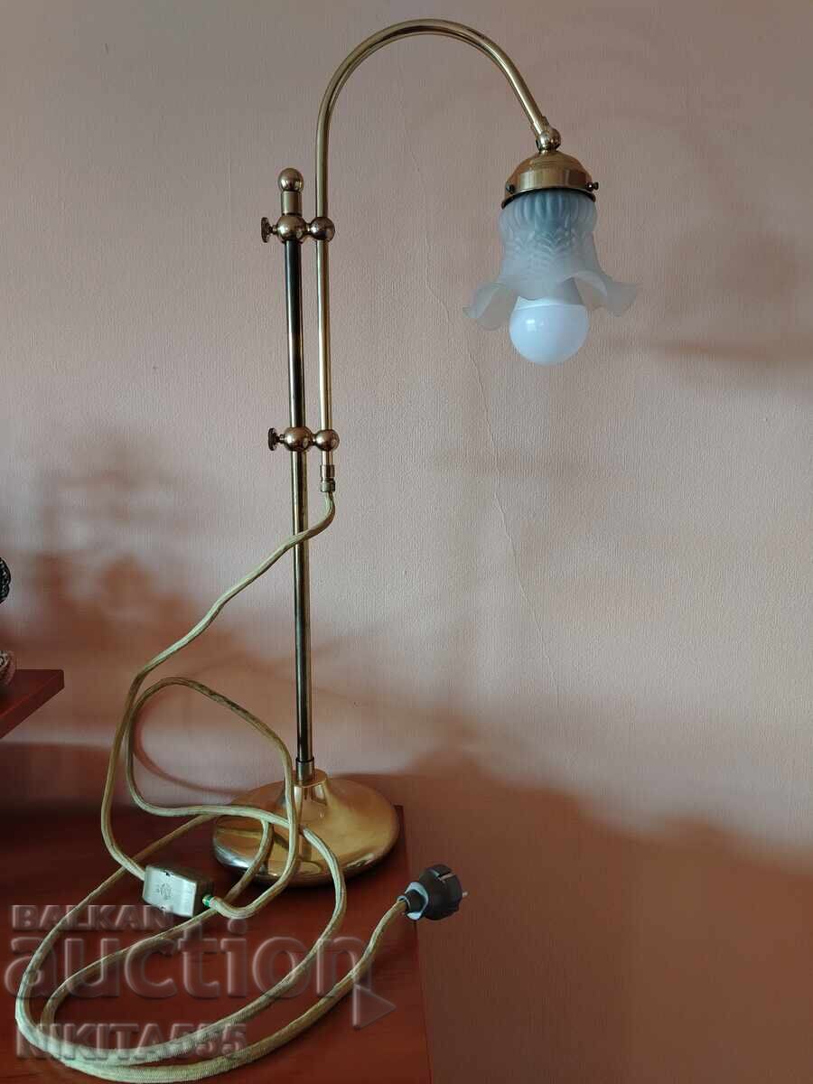 Стара настолна антична месингова лампа с лебедова шия с цена 350.00 лв. | € 178.95