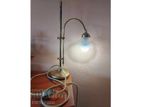 Veche lampă de masă antică din alamă cu gât de lebădă