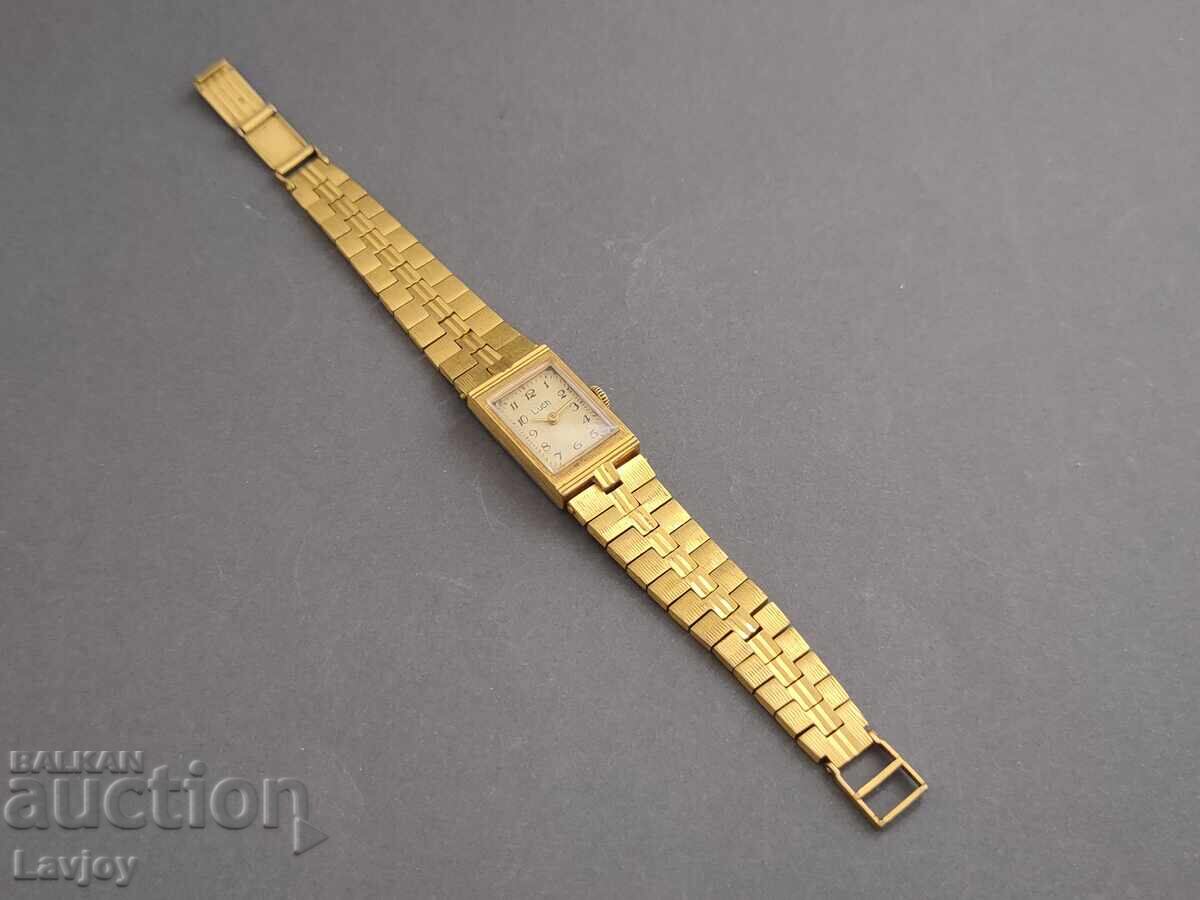Auction Luch Lŭch Ladies' Retro Gold-Plated AU 10 Watch Auction Luch Lŭch Ladies' Retro Gold-Plated AU 10 Watch