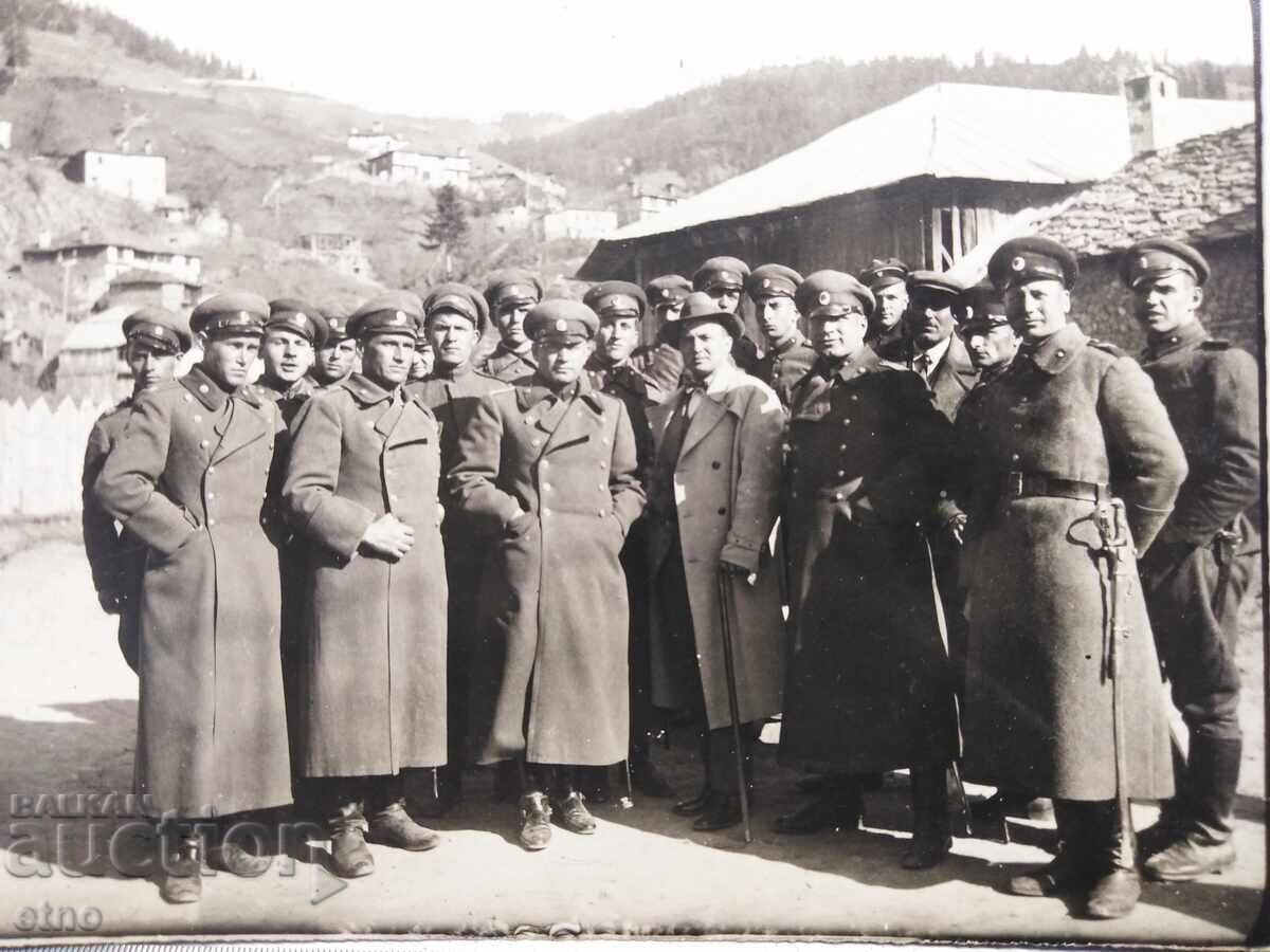 ROYAL PHOTO - SOLDIER, UNIFORM, OFFICER, SABER