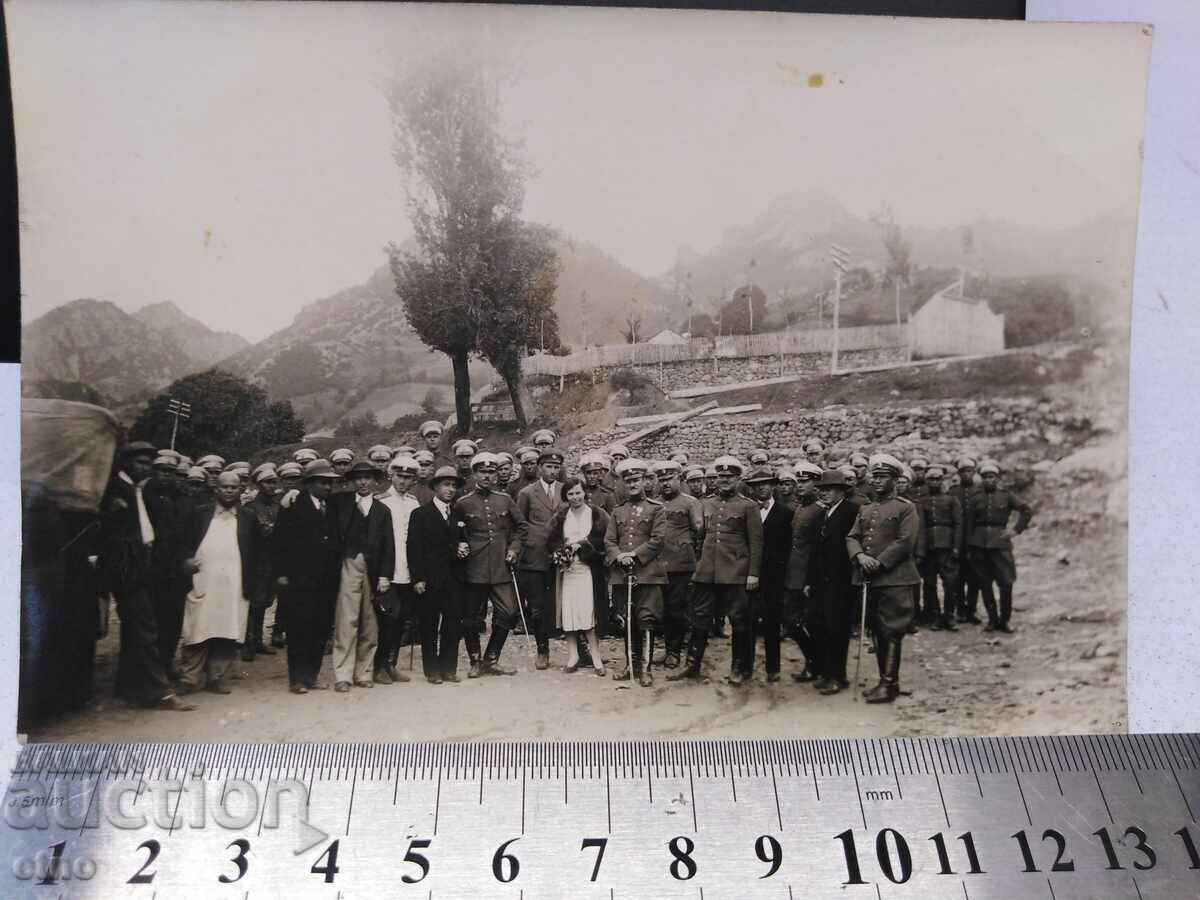 Βασιλική φωτογραφία - στρατιώτης, στολή, αξιωματικός, σπαθί, στρατώνας με τιμή 20.00 BGN | € 10.23