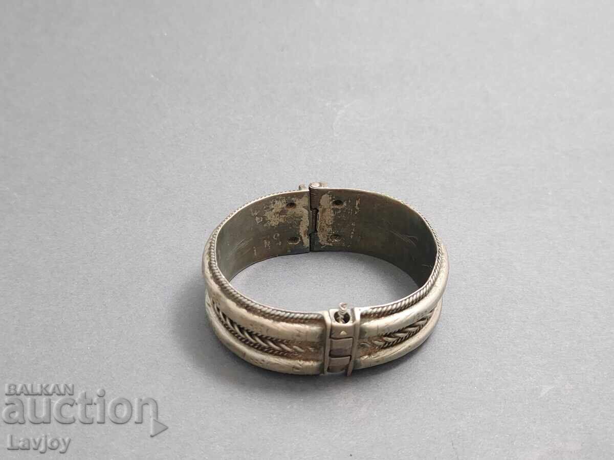 Delivery of Revival Silver Bracelet