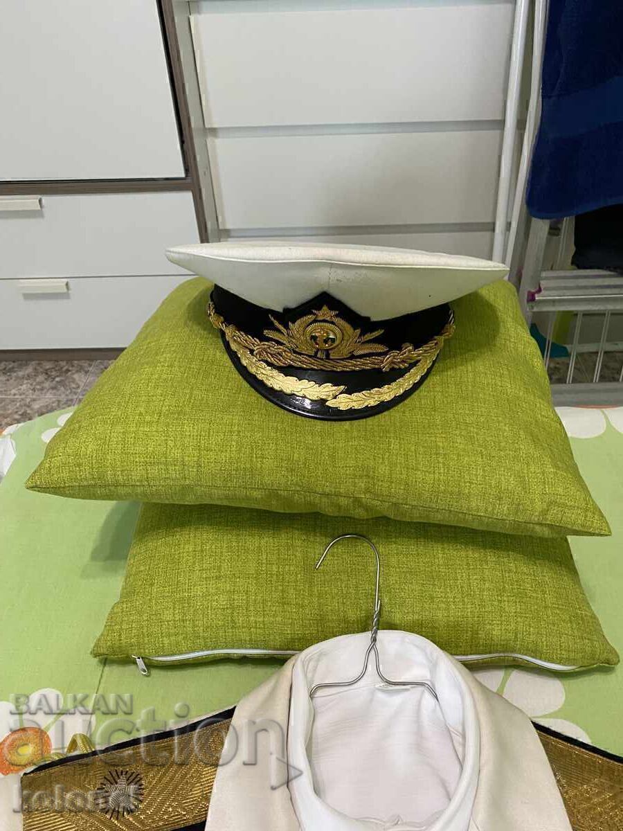 Delivery of Ceremonial uniform of a rear admiral / -soc/