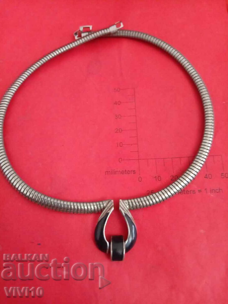 Старинно колие с емаил