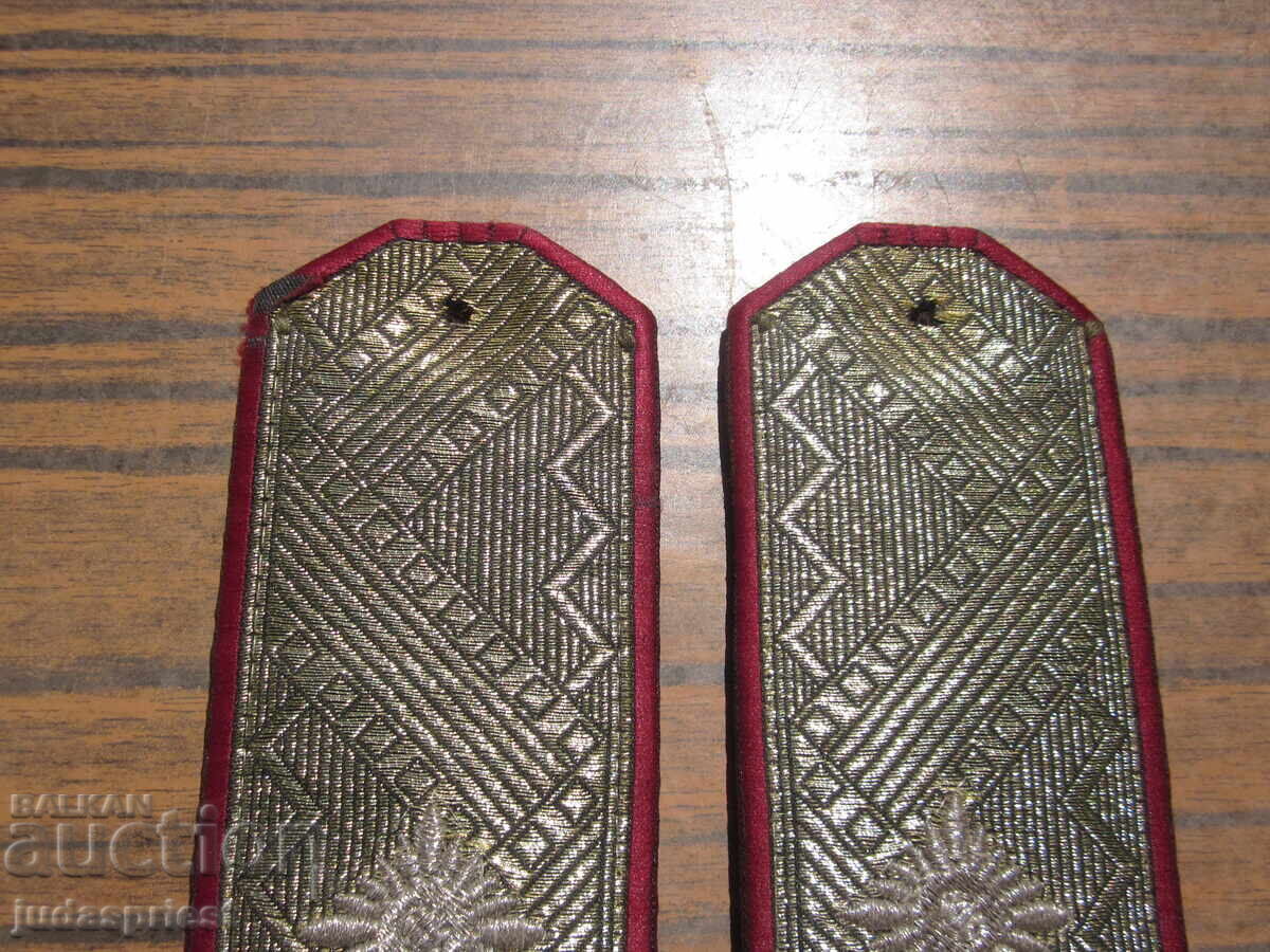 Παράδοση Σετ Βουλγαρικών Στρατιωτικών Επιθεμάτων Υποστρατήγου (Γενικού Ταγματάρχη) Παράδοση Σετ Βουλγαρικών Στρατιωτικών Επιθεμάτων Υποστρατήγου (Γενικού Ταγματάρχη)