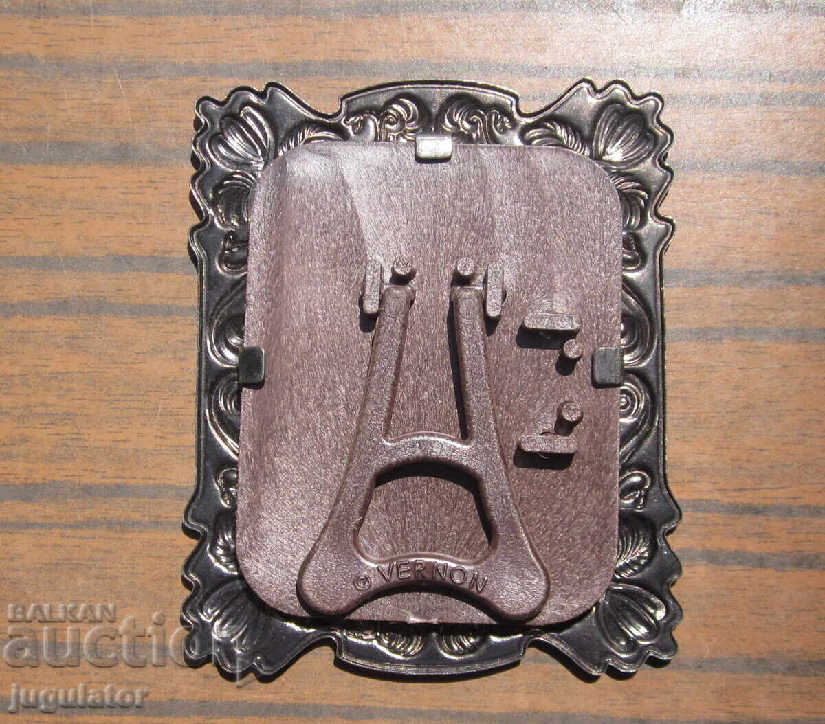 Аукцион Vernon ретро малка настолна рамка за снимка с орнаменти Аукцион Vernon ретро малка настолна рамка за снимка с орнаменти