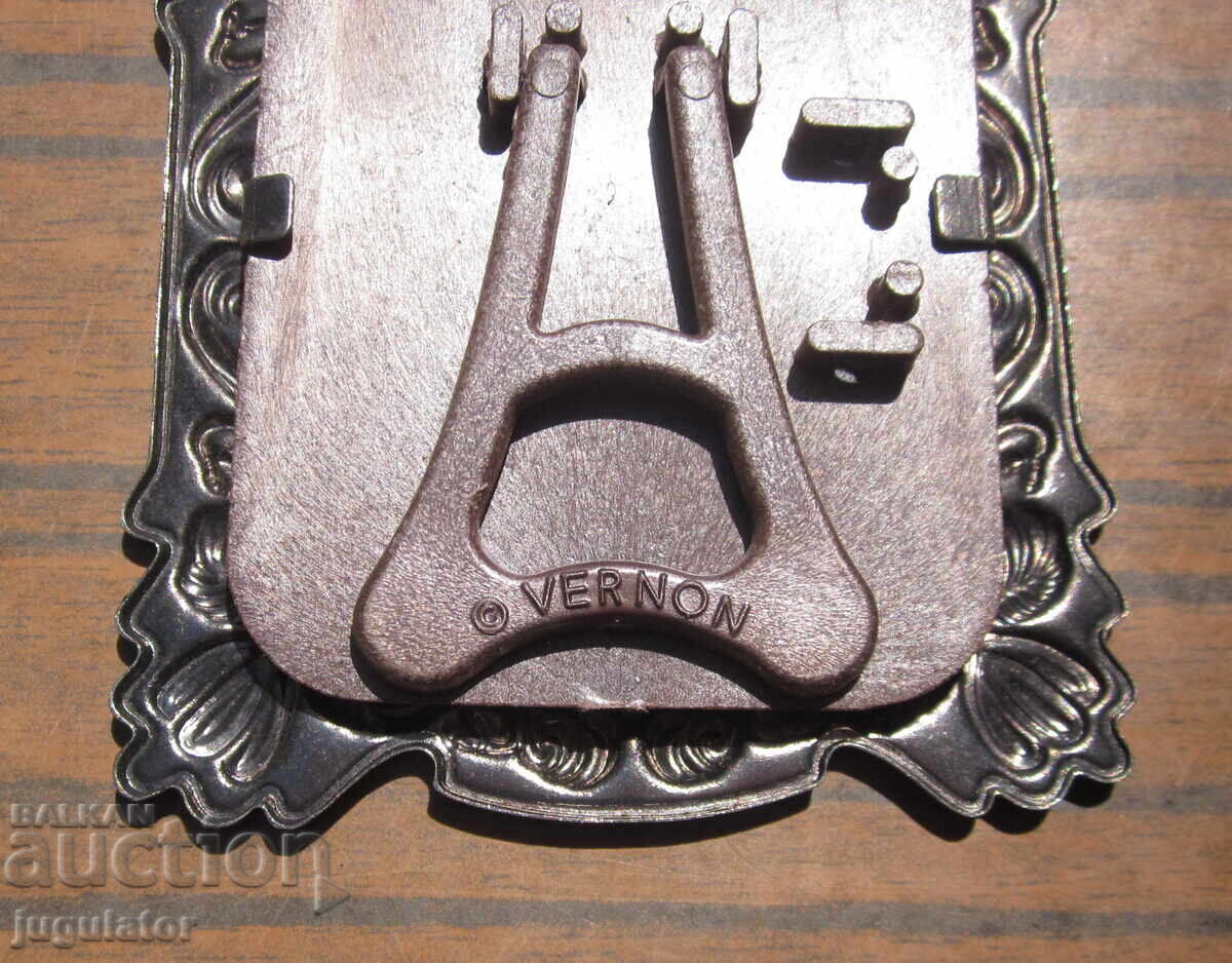 Доставка на Vernon ретро малка настолна рамка за снимка с орнаменти Доставка на Vernon ретро малка настолна рамка за снимка с орнаменти