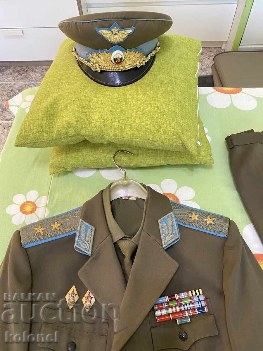 Delivery of General Lieutenant's uniform from Air Defense and Air Force / soc/