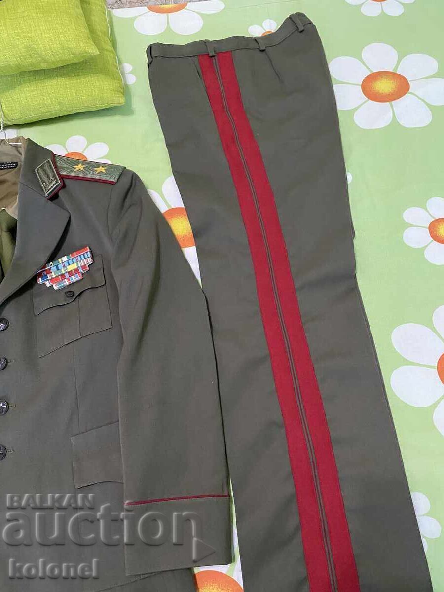 Аукцион Униформа на ген. Л-т от сухопътни войски /соц/ Аукцион Униформа на ген. Л-т от сухопътни войски /соц/