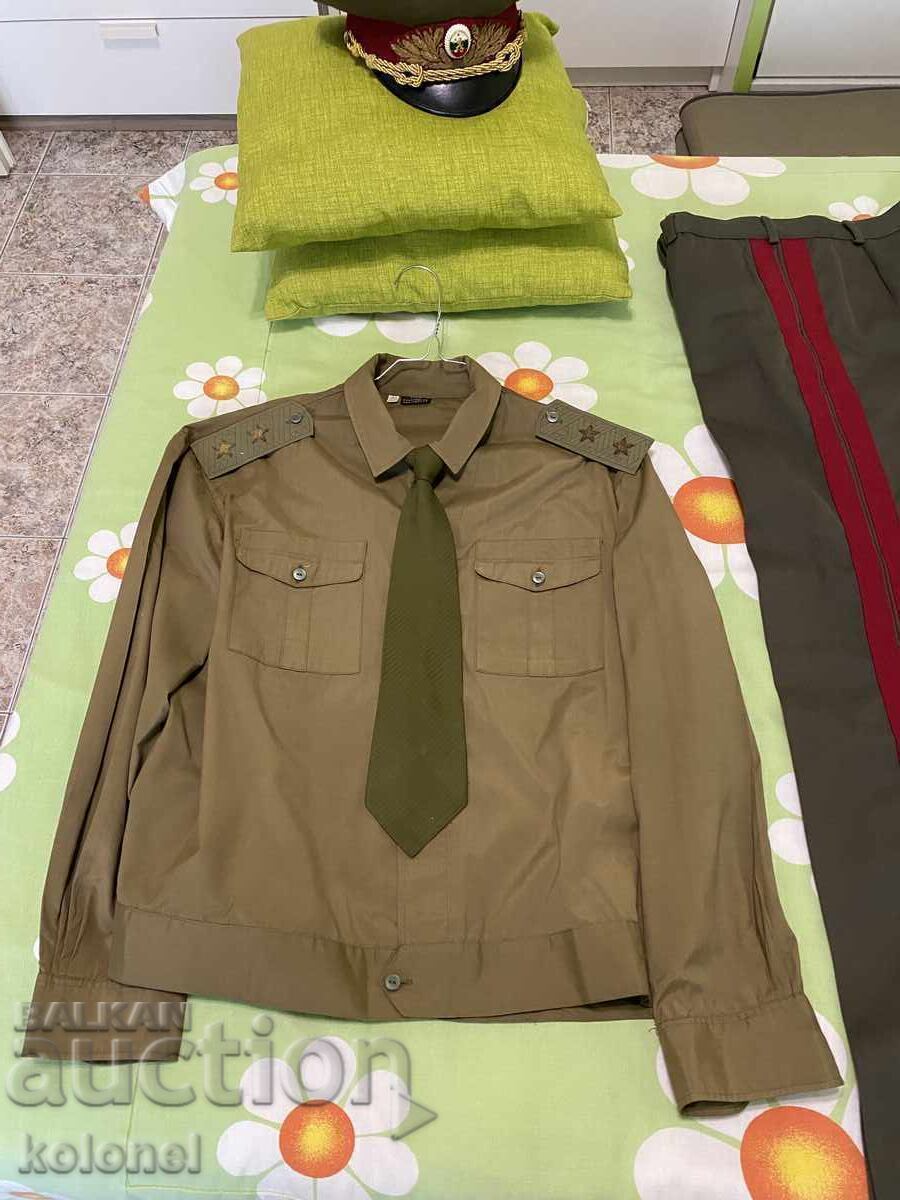 Доставка на Униформа на ген. Л-т от сухопътни войски /соц/ Доставка на Униформа на ген. Л-т от сухопътни войски /соц/