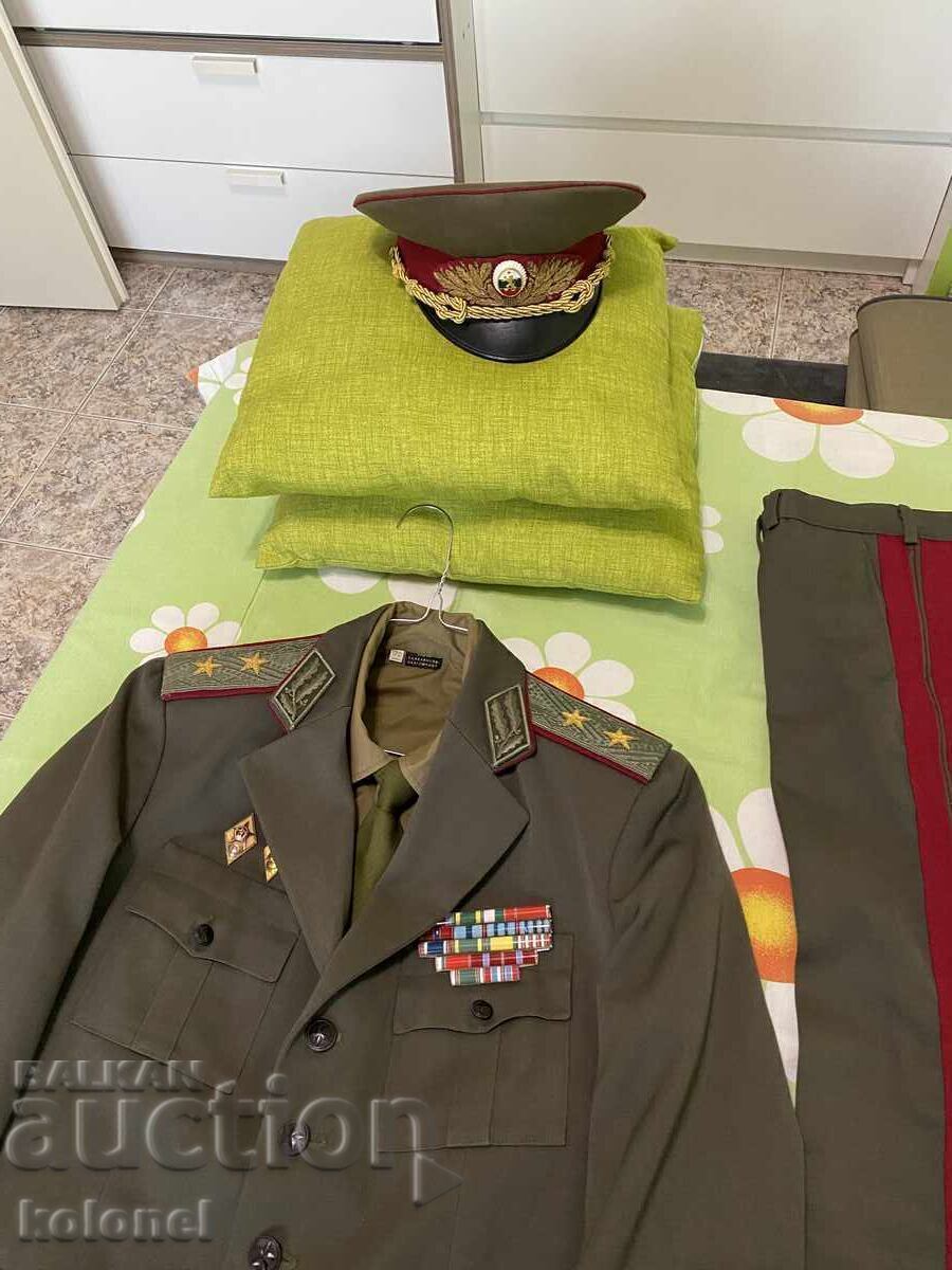 Униформа на ген. Л-т от сухопътни войски /соц/ Униформа на ген. Л-т от сухопътни войски /соц/