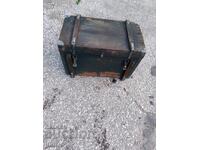 Ladă de lemn de la echipament militar