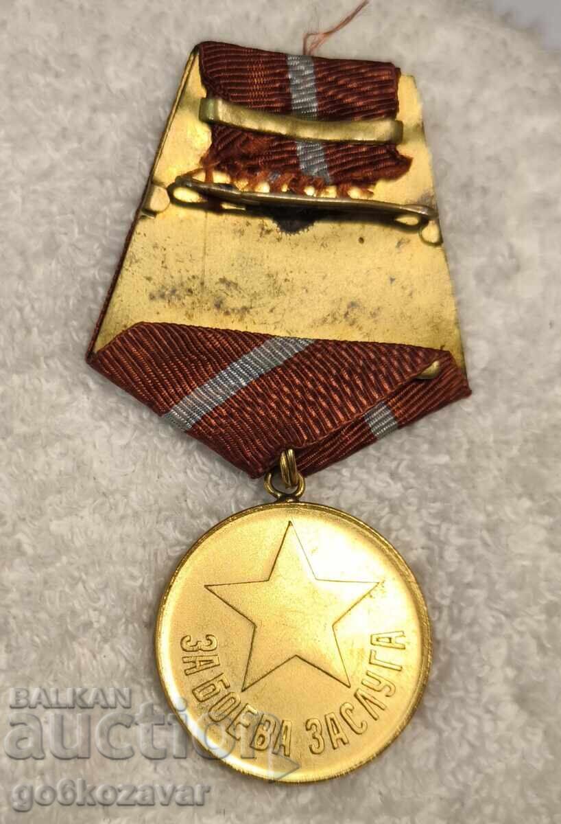Licitație Perfectă medalie militară bulgară pentru merite de luptă!