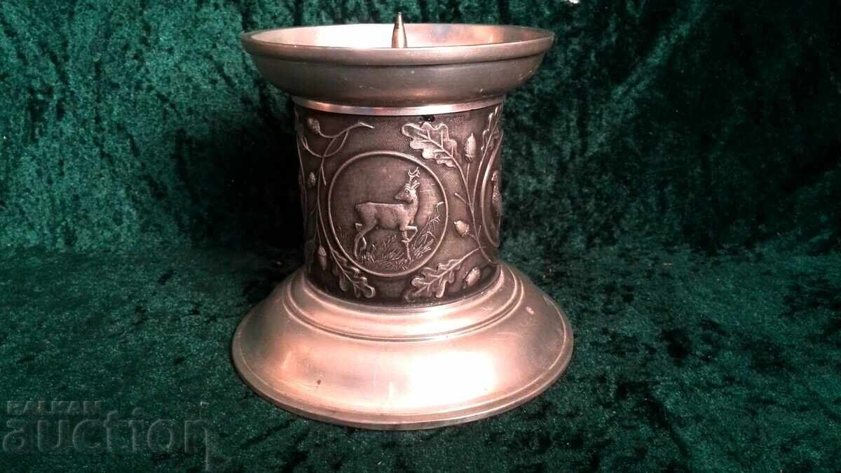 Δημοπρασία κυνηγετικό κηροπήγιο με θέμα το κυνήγι